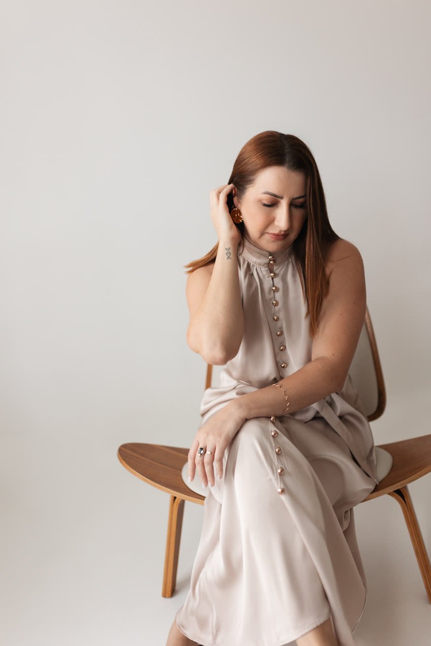 Dra. Dirléia Casagrande, especialista em harmonização facial
